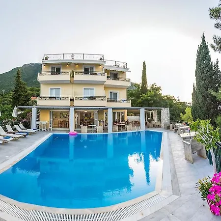 Aliki Otel 4*