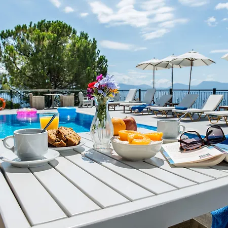 Otel Aliki 4*