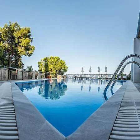 Otel Aliki 4*