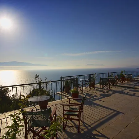 Otel Aliki 4*
